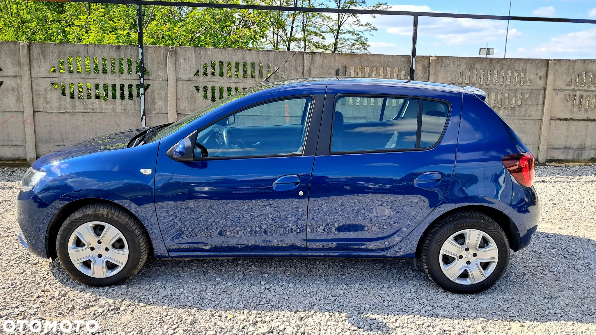 Dacia Sandero SCe 75 Essential - 10