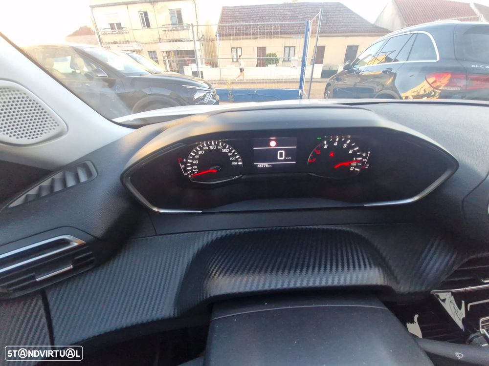 Peugeot 2008 1.2 PureTech Allure - 10