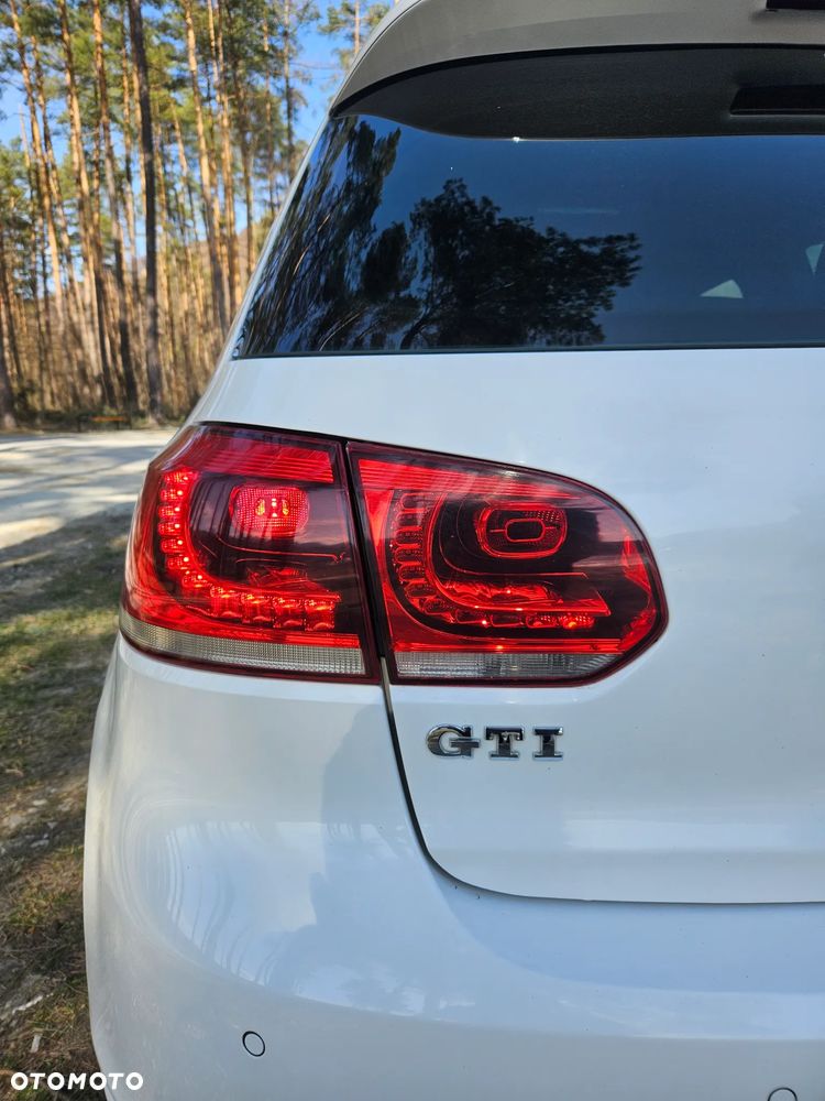 Volkswagen Golf 2.0 GTI DSG - 21