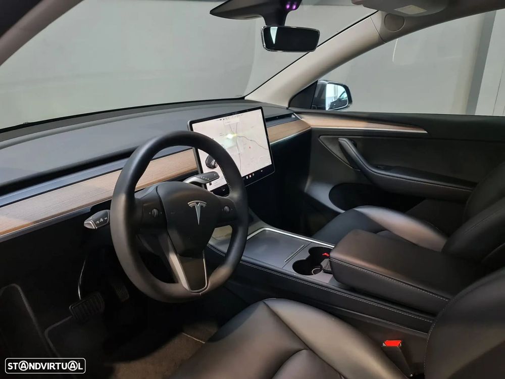 Tesla Model Y Long Range Dual Motor AWD - 25