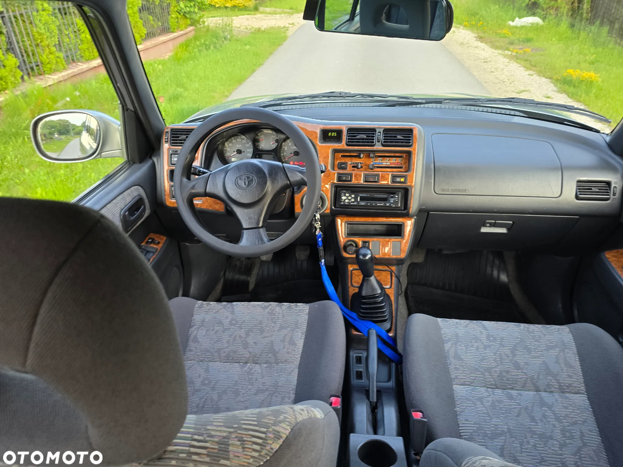 Toyota RAV4 2.0 GLi - 17