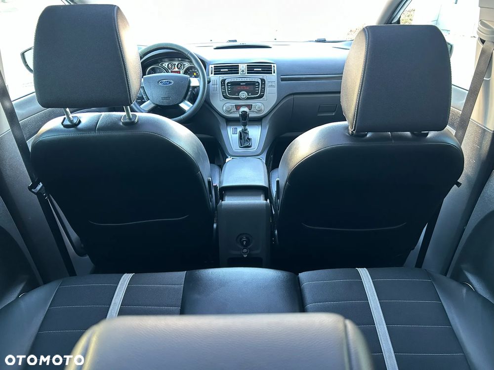 Ford Kuga 2.0 TDCi 4x4 Titanium - 27