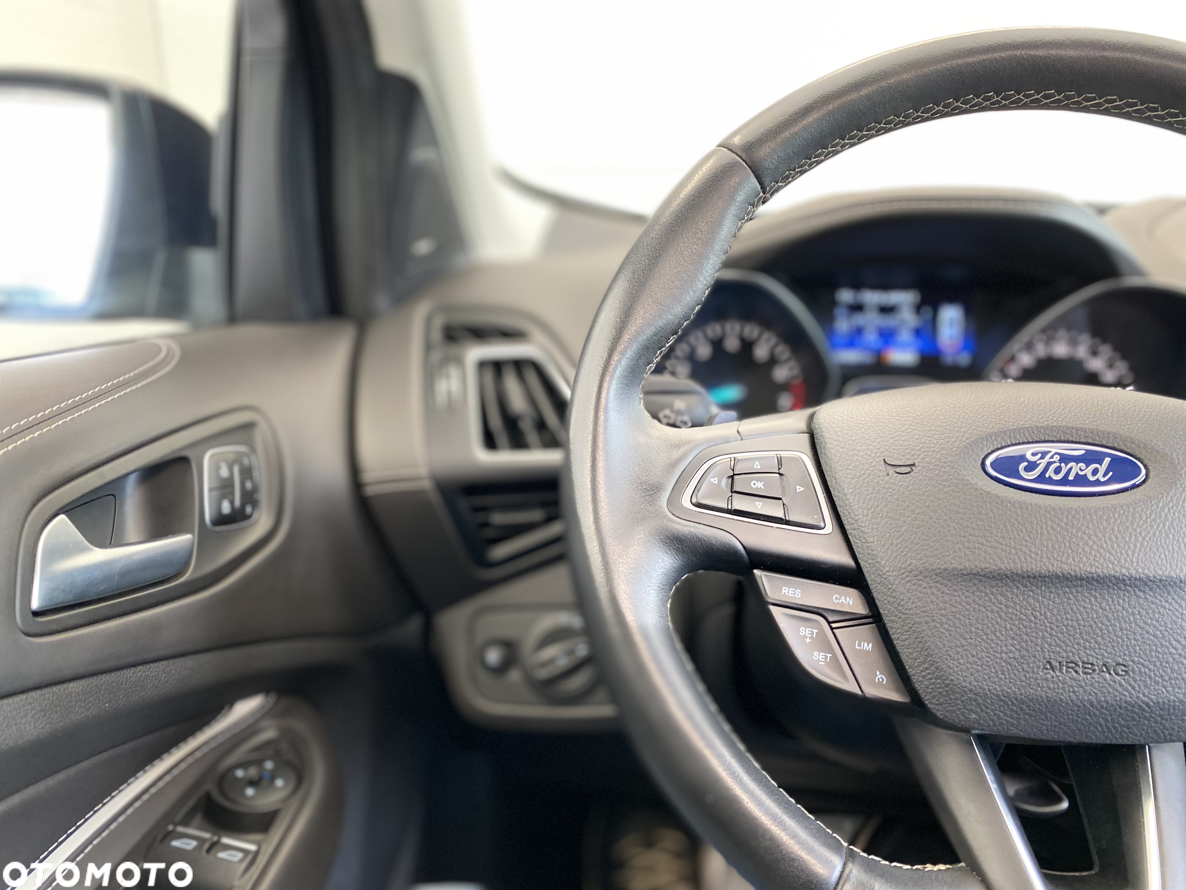 Ford Kuga Vignale 1.5 EcoBoost AWD ASS - 26