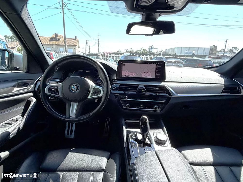BMW 530 e Pack Desportivo M - 17