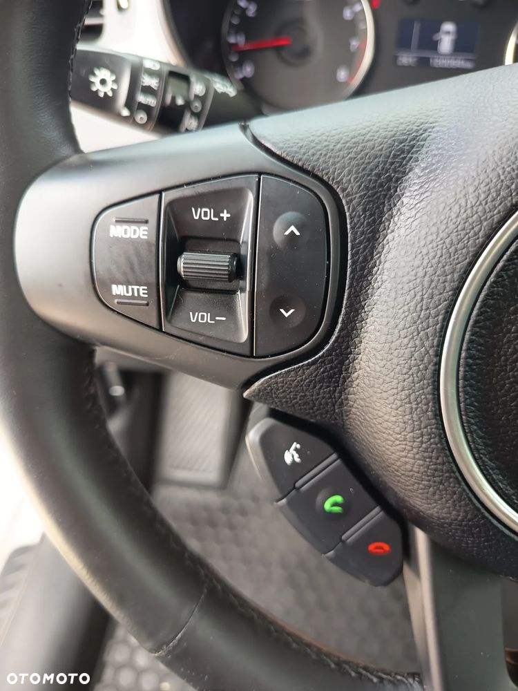 Kia Carens 1.6 GDI Dream-Team Edition - 25