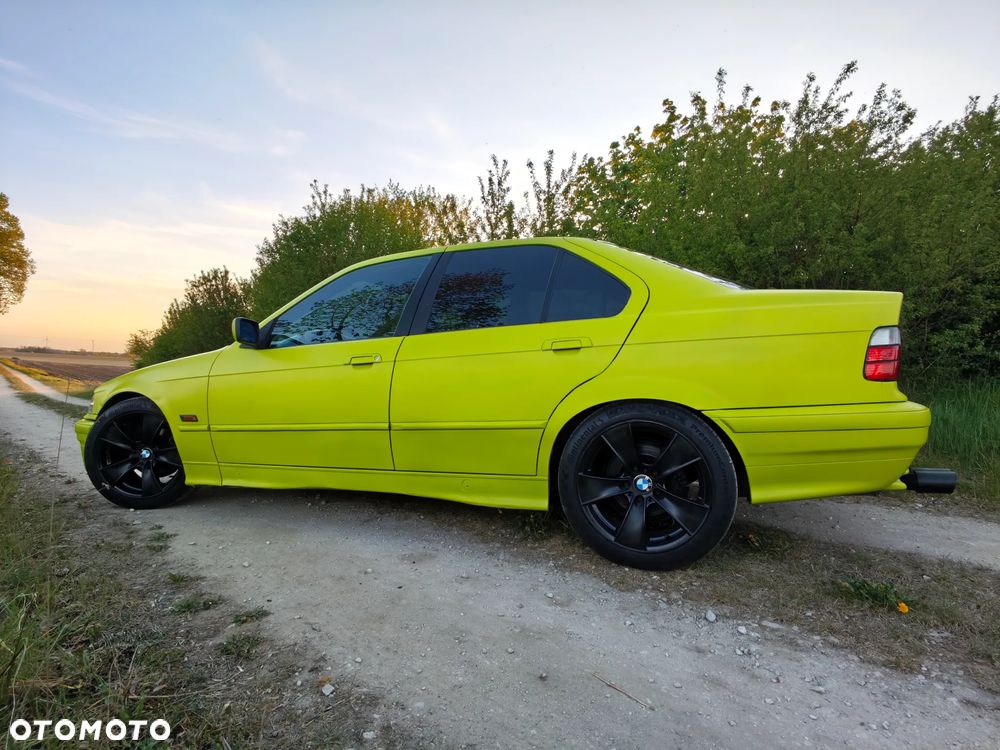 BMW Seria 3 318i - 20
