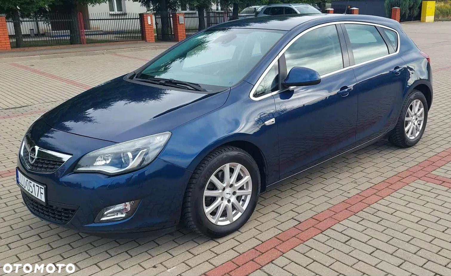 Opel Astra 1.6 Turbo Cosmo - 2