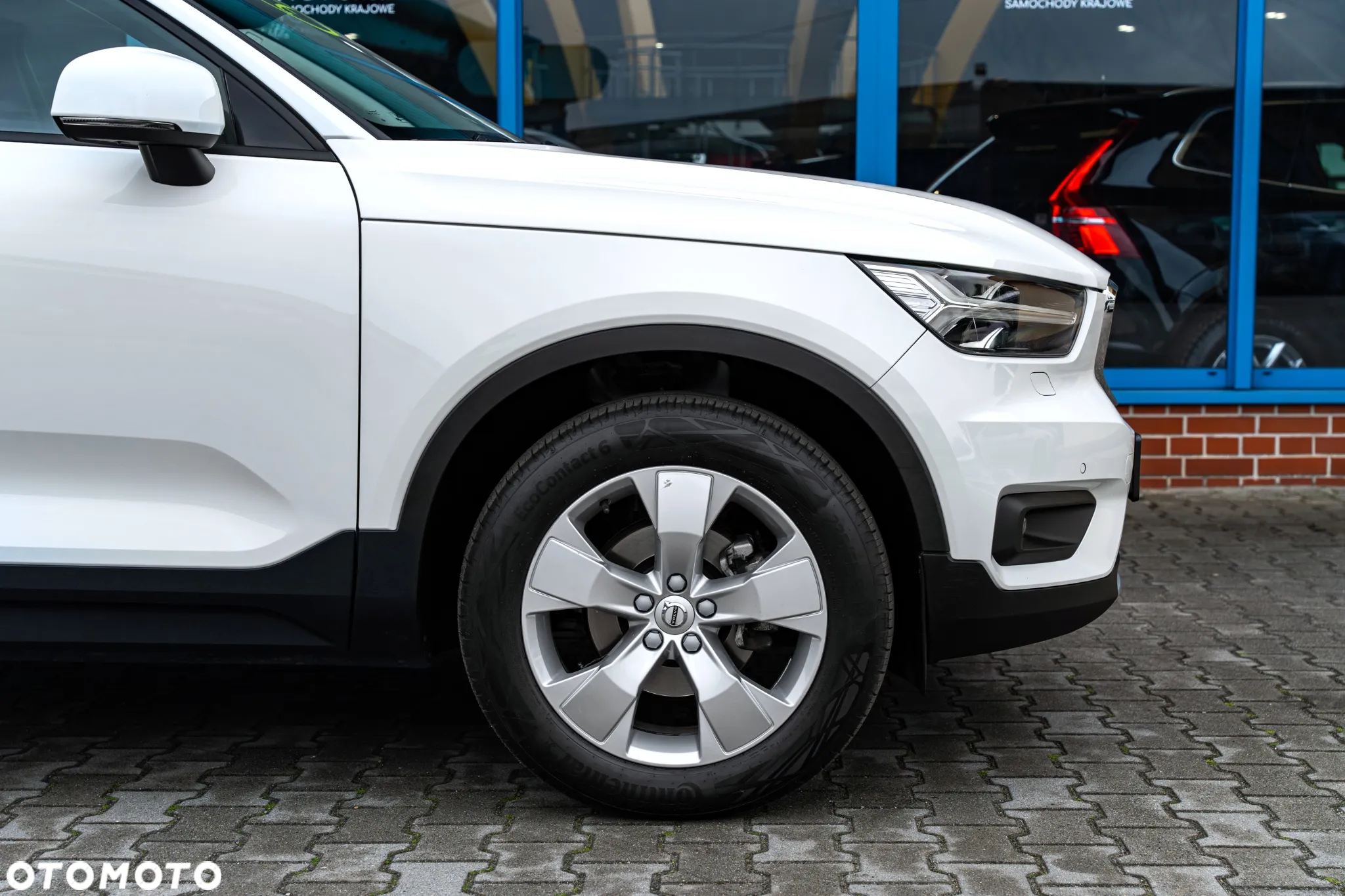 Volvo XC 40 T3 Momentum Pro - 12