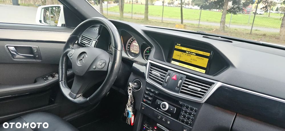 Mercedes-Benz Klasa E - 22