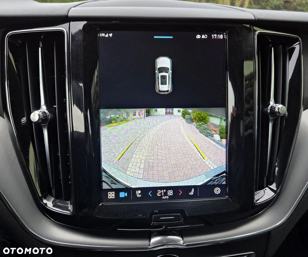 Volvo XC 60 B4 D Geartronic Momentum Pro - 29