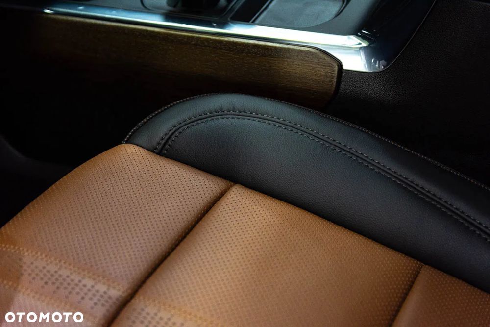 Chevrolet Silverado - 19