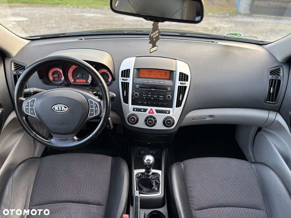 Kia Ceed - 13