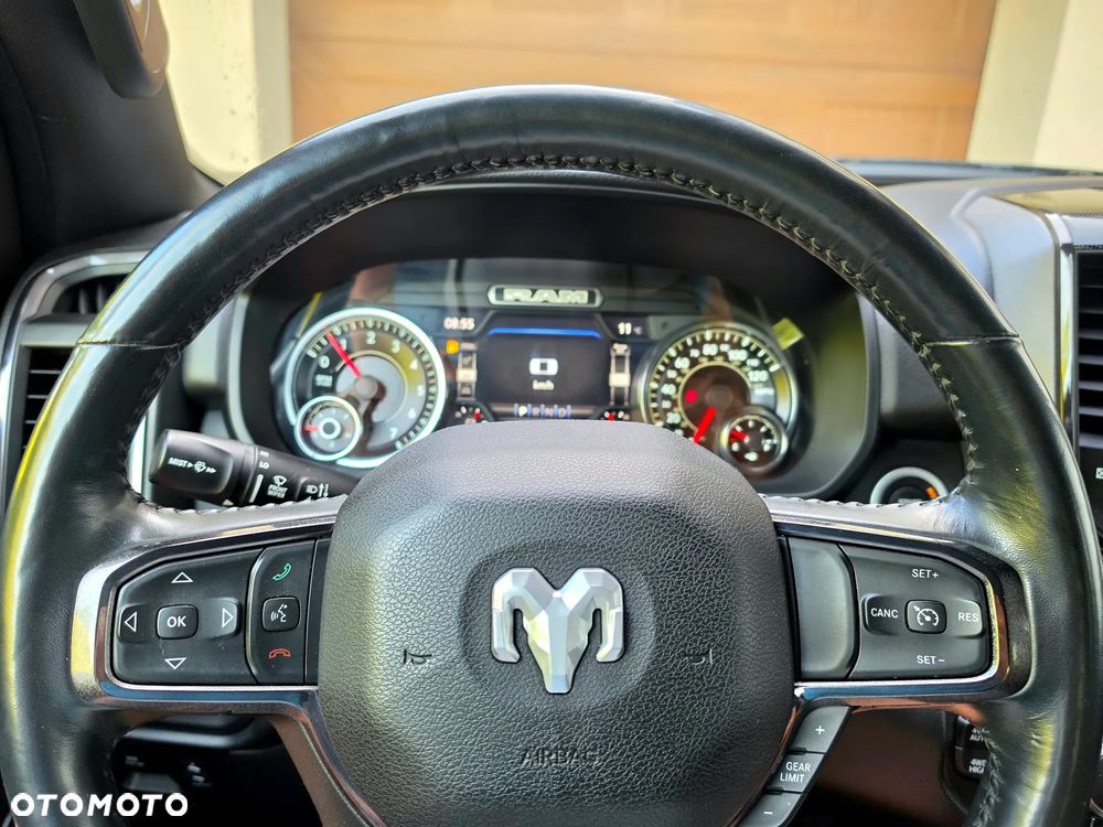 Dodge RAM 5.7 4x4 - 23