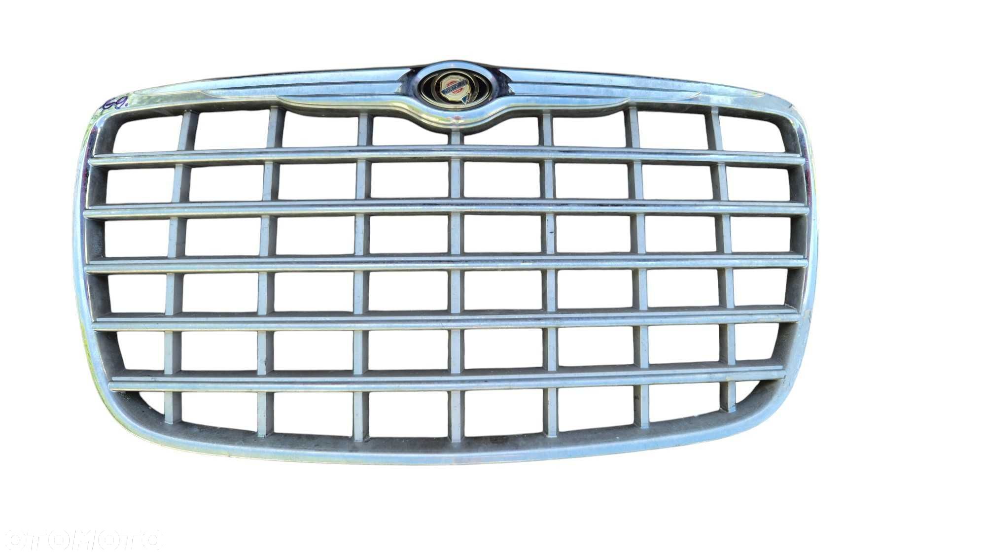 Atrapa Grill Chrysler 300C - 1