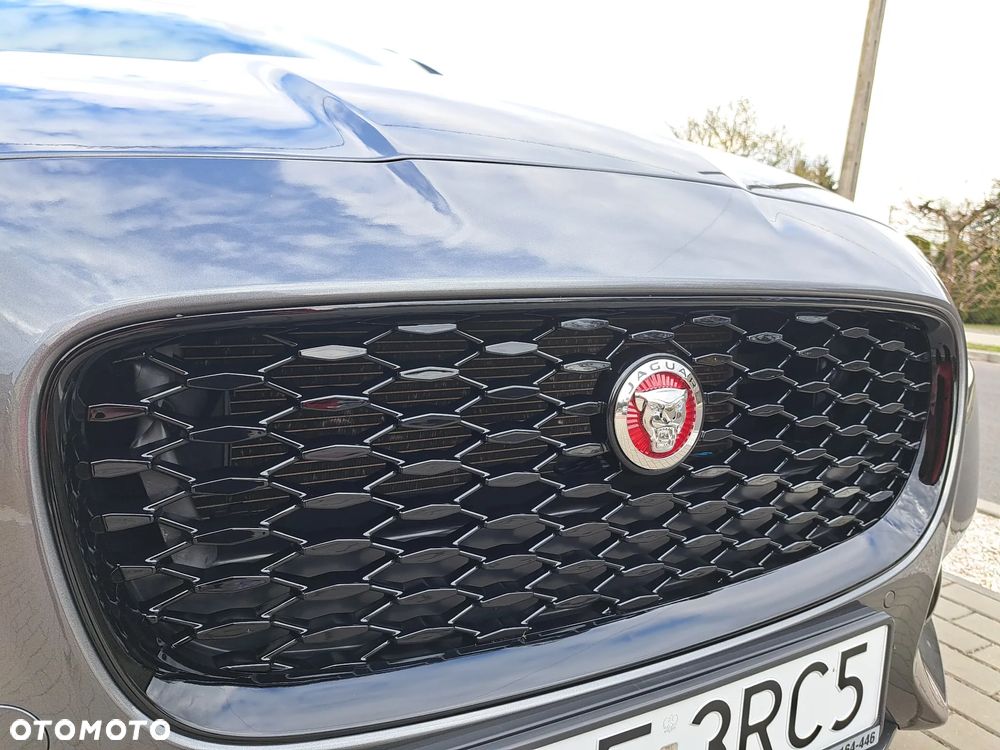 Jaguar XF P250 R-Dynamic SE - 15