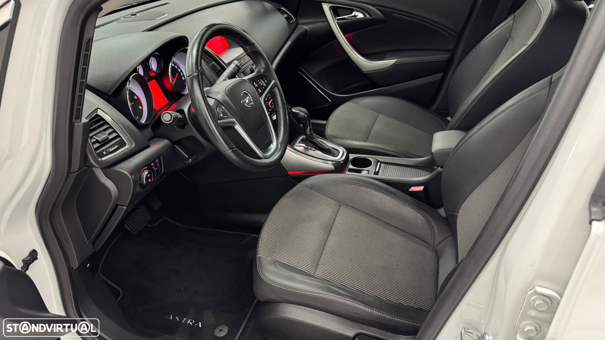 Opel Astra 2.0 CDTi Cosmo Active-Select - 22
