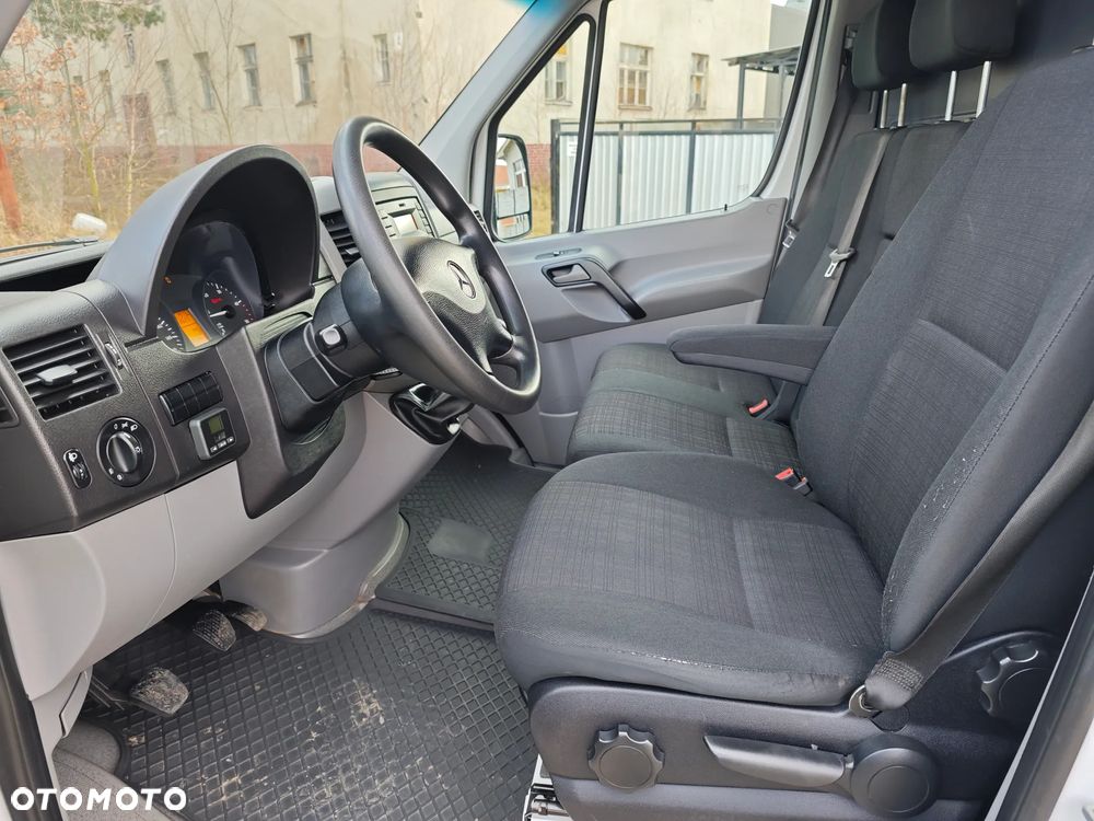 Mercedes-Benz Sprinter - 7