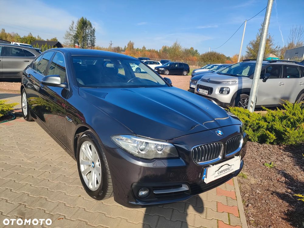 BMW Seria 5 528i Luxury Line - 9