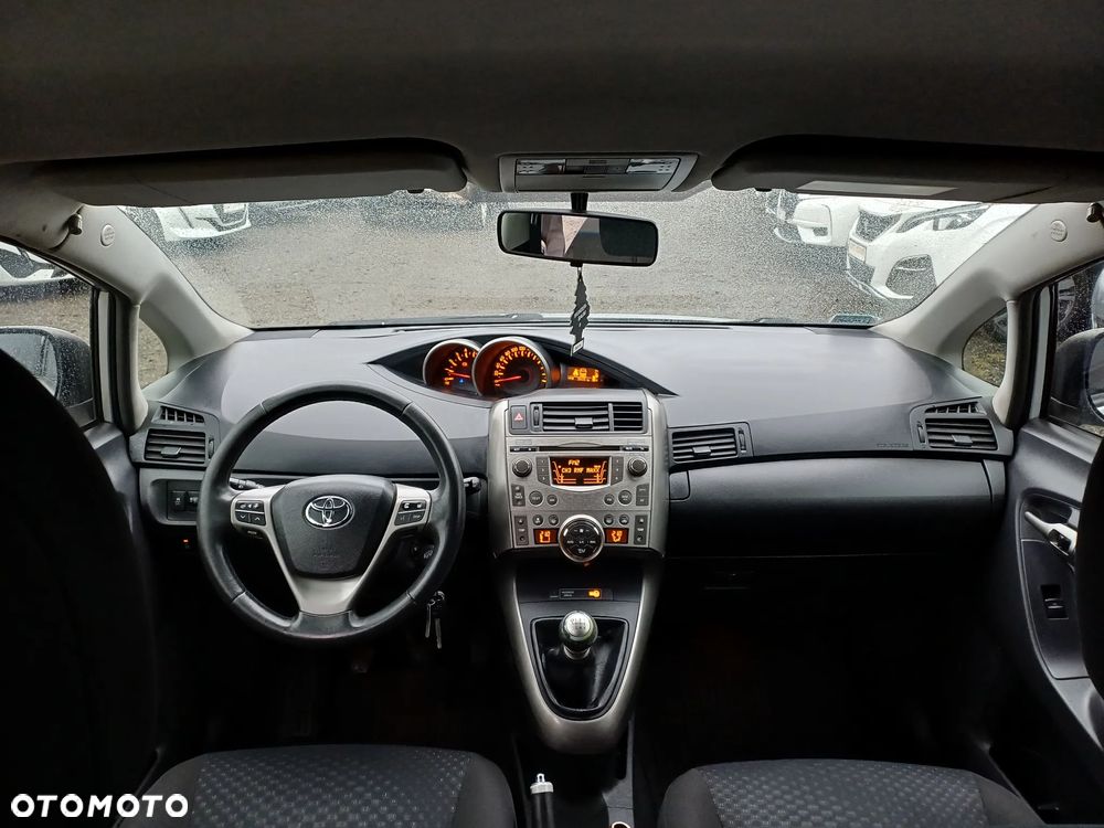Toyota Verso 2.0 D-4D 2010 7os - 24
