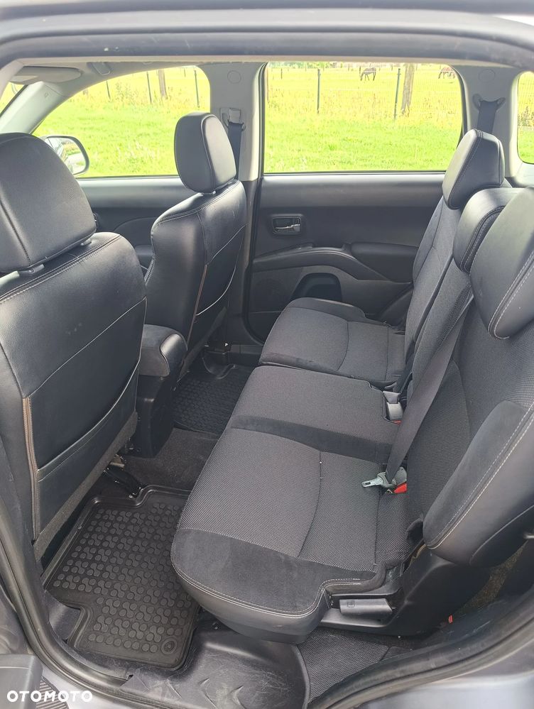 Peugeot 4007 - 11