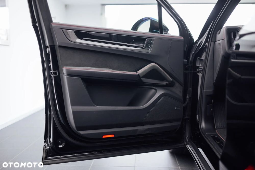 Porsche Cayenne GTS - 27