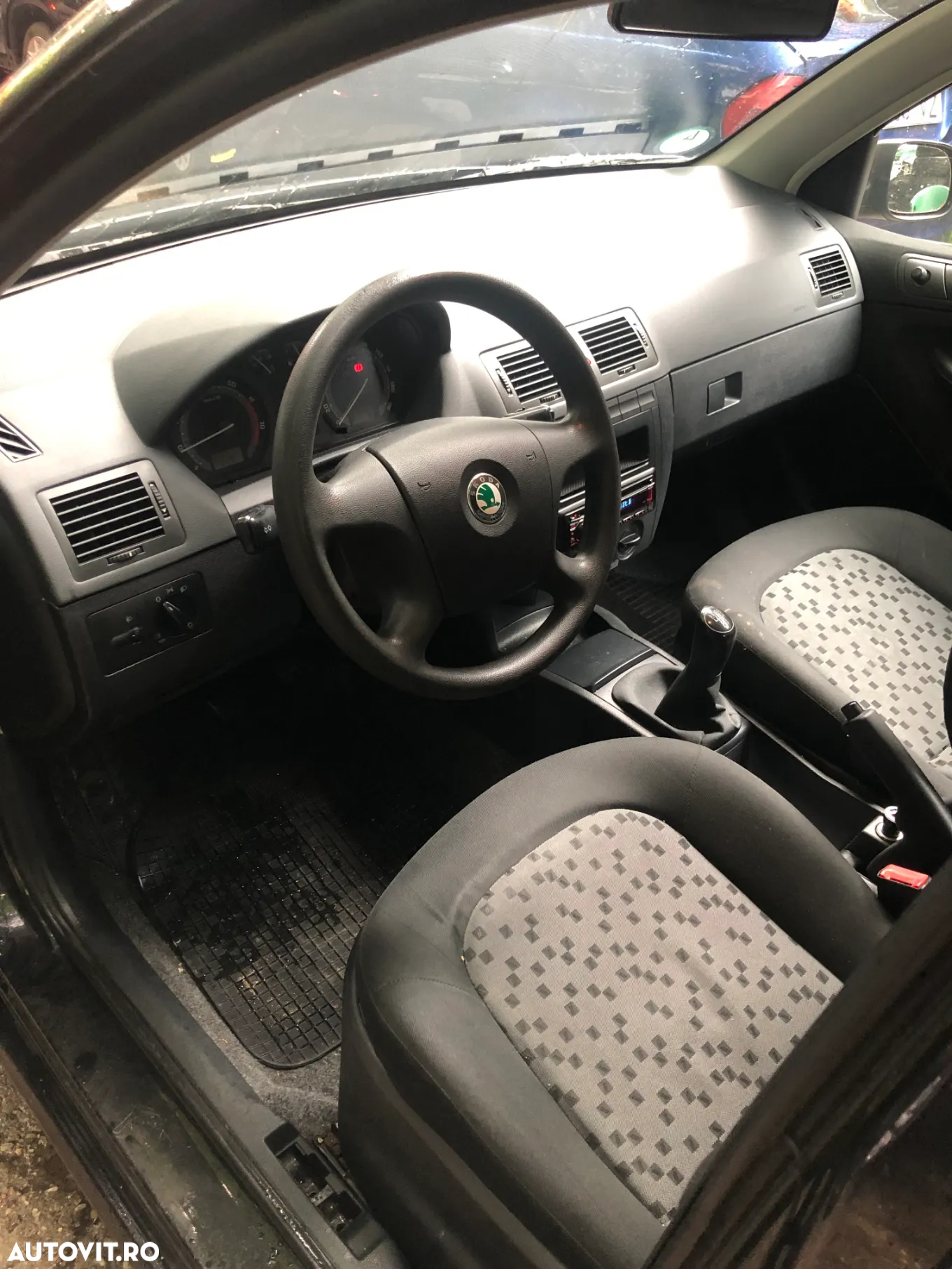 Dezmembrez Skoda Fabia 1 facelift 2006 negru 1.2 benzina BMD - 6