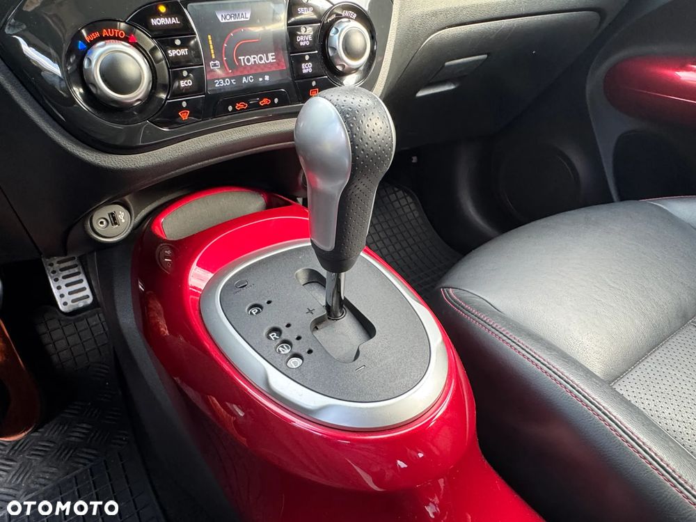 Nissan Juke 1.6 T Tekna 4x4 - 14