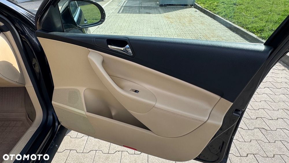Volkswagen Passat 2.0 TDI Highline - 13