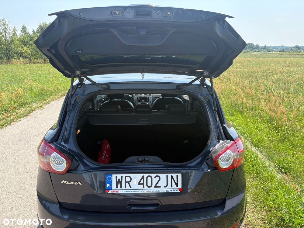 Ford Kuga 2.0 TDCi 2x4 Titanium - 12