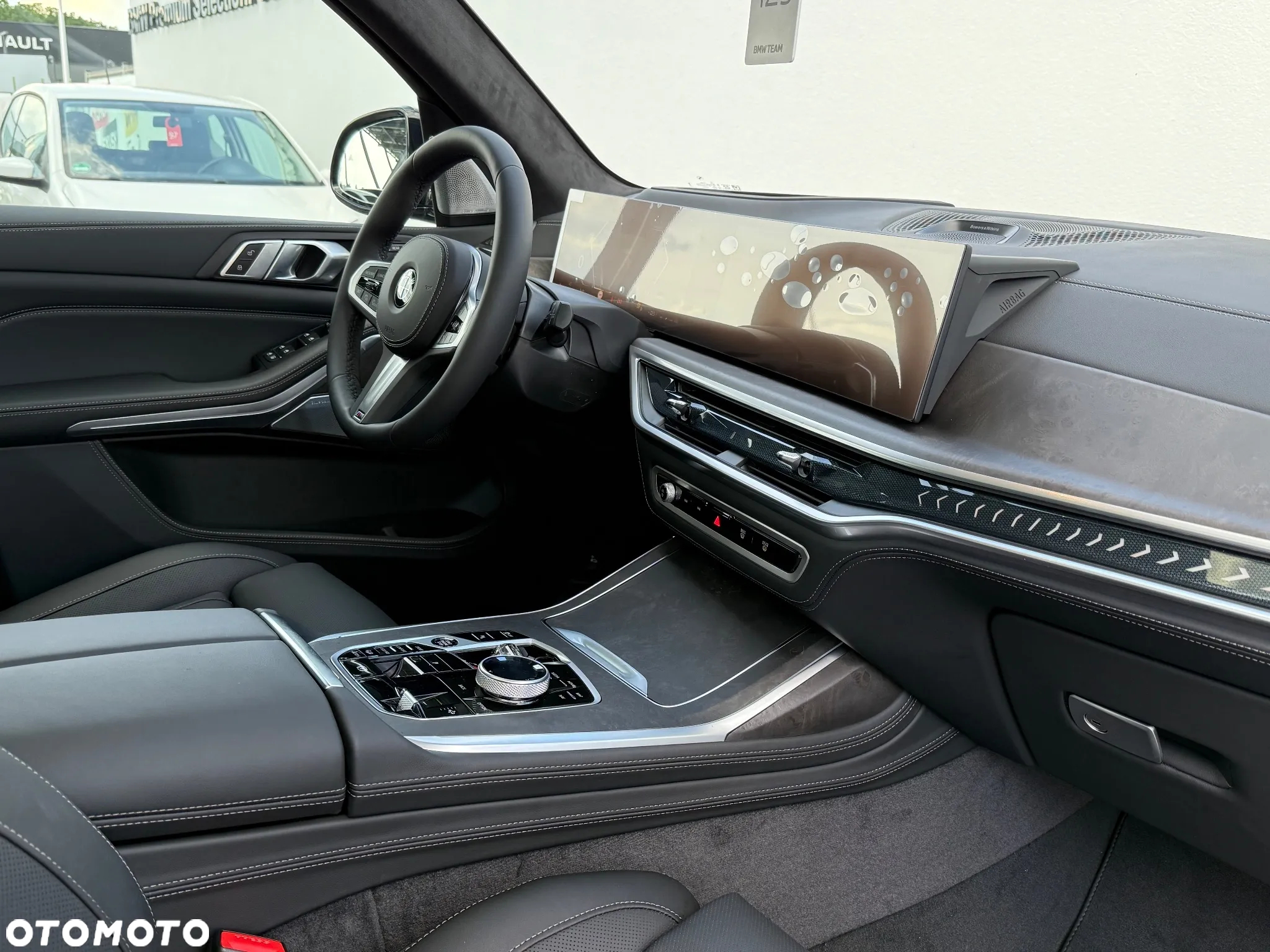 BMW X7 - 25