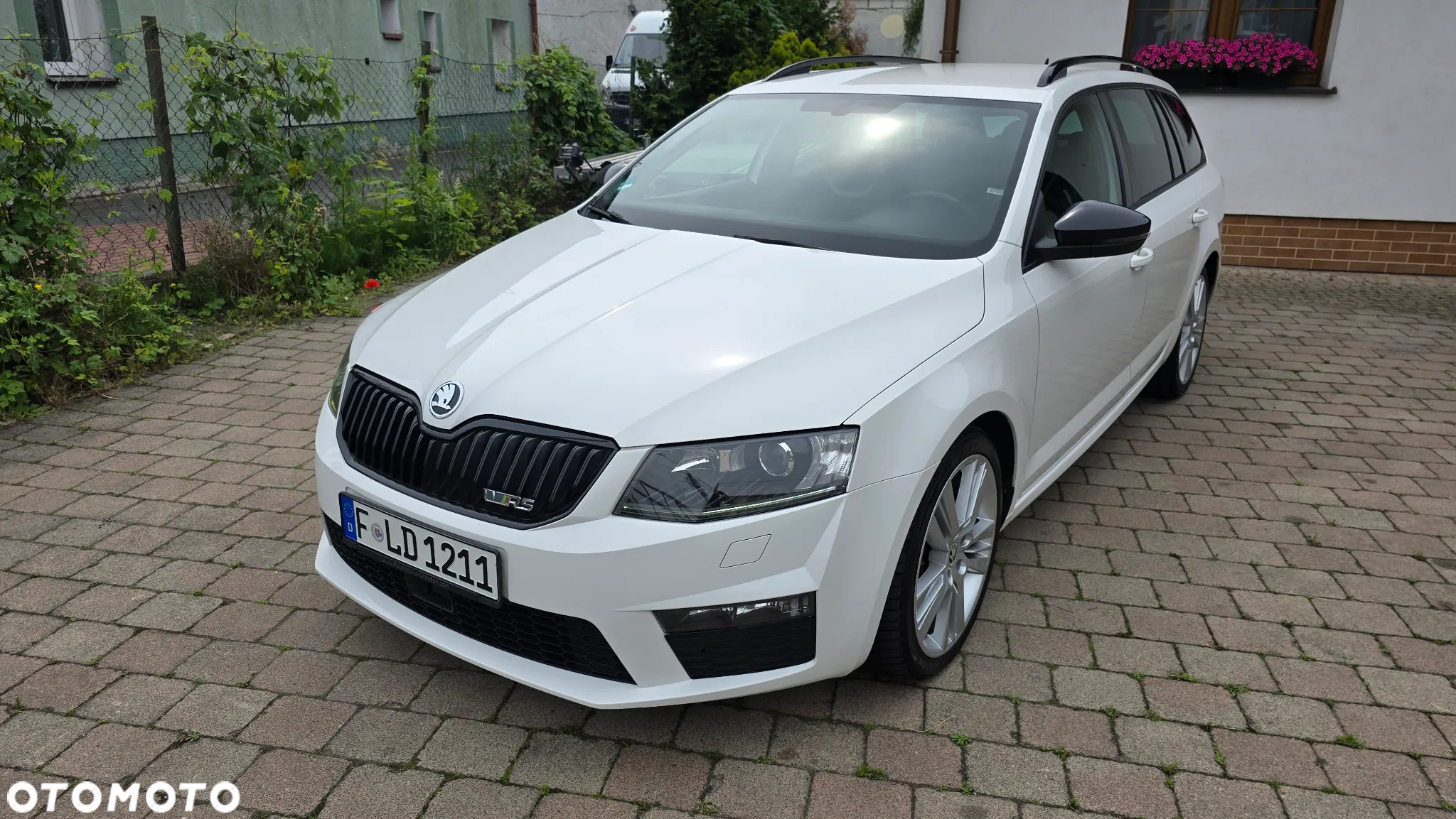 Skoda Octavia Combi 2.0 TDI DSG RS - 7