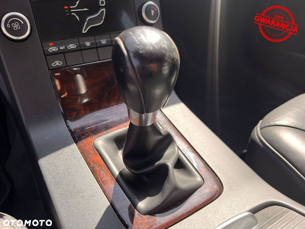 Volvo V70 2.4D Momentum - 25