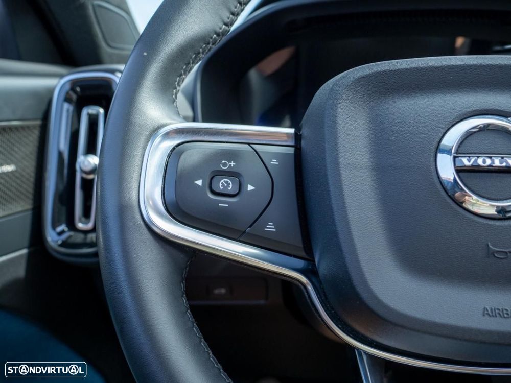 Volvo XC 40 Recharge Ultimate — fotografia 35