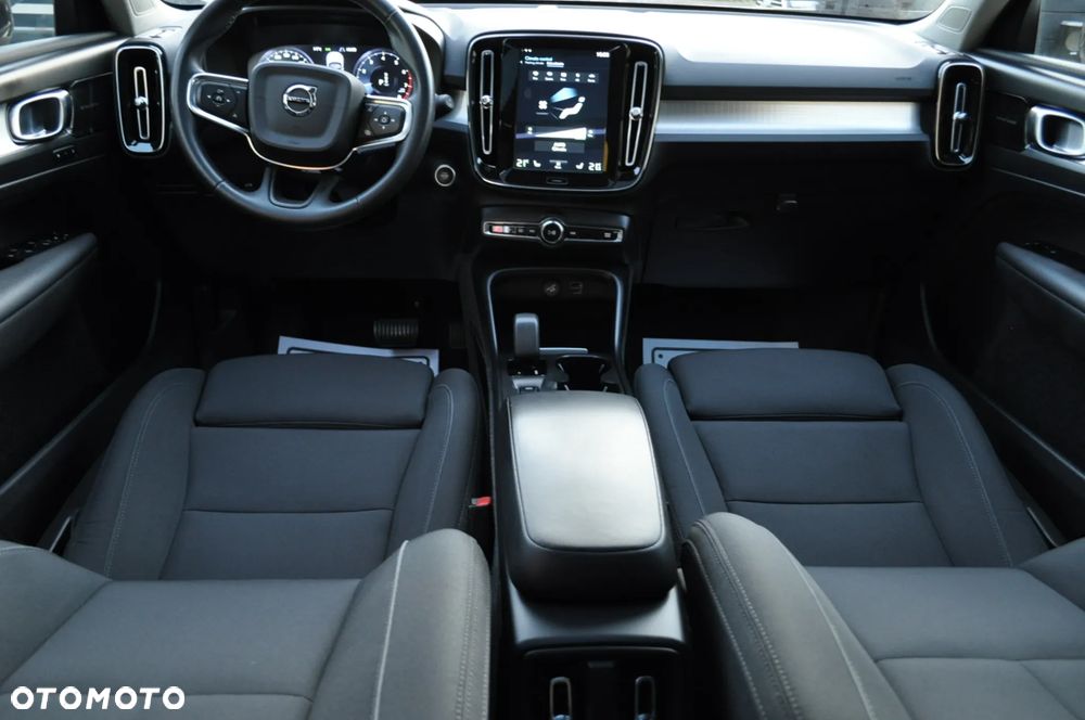 Volvo XC 40 T3 Momentum Pro - 27