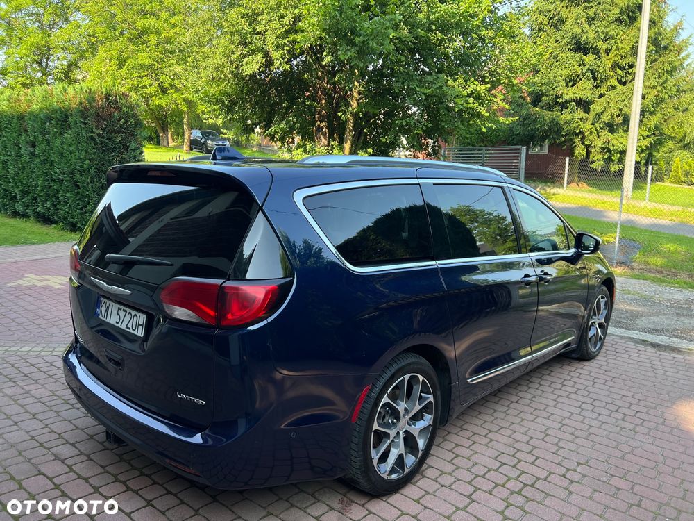 Chrysler Pacifica - 7