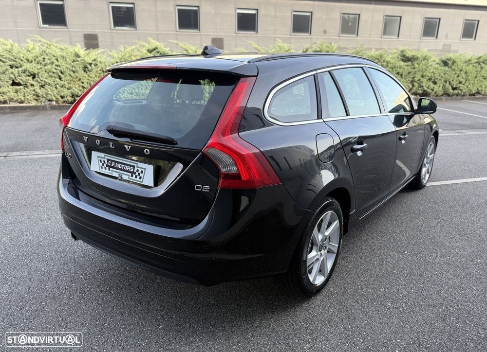 Volvo V60 1.6 D2 Drive Momentum Start/Stop - 9