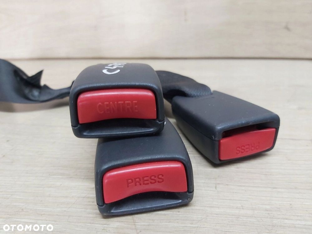 Toyota Yaris I 99 - 02r zapinka pasa tył trzeci pas centralny - 5
