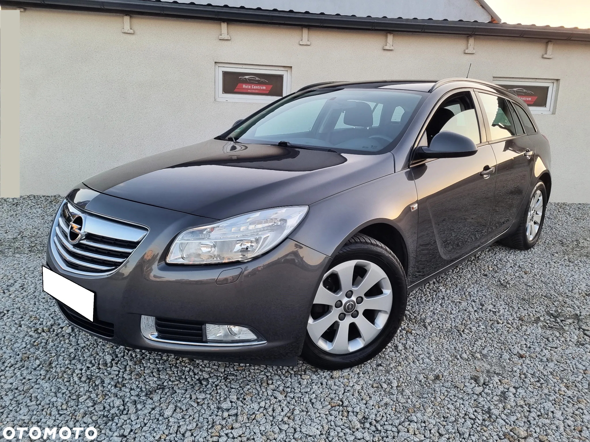Opel Insignia 1.8 Sports Tourer Design Edition - 2