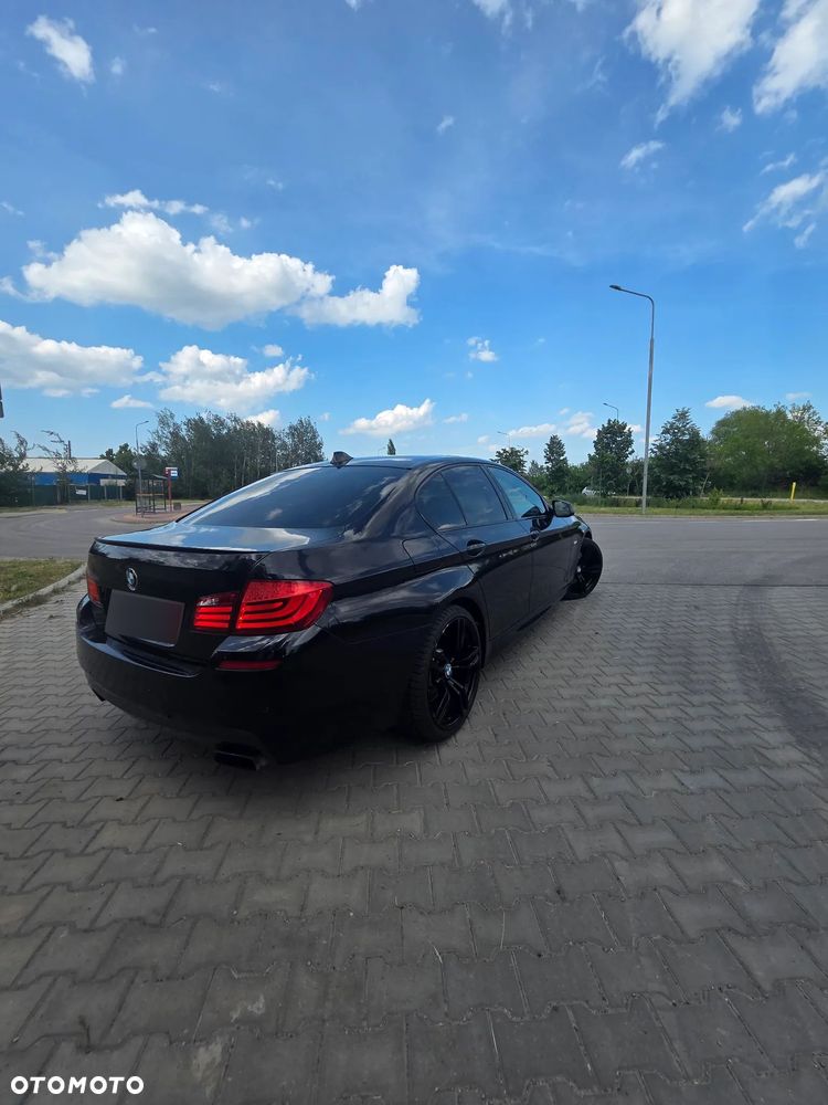 BMW Seria 5 550i Sport-Aut - 7