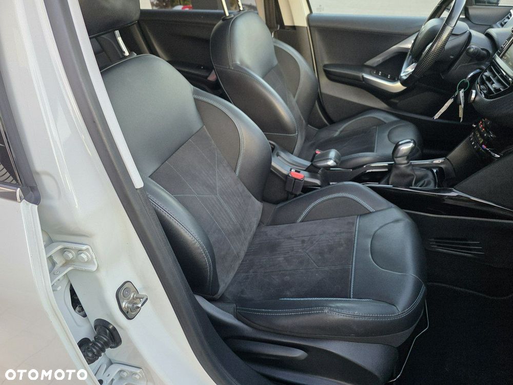 Peugeot 2008 1.2 Pure Tech Crossway S&S - 33