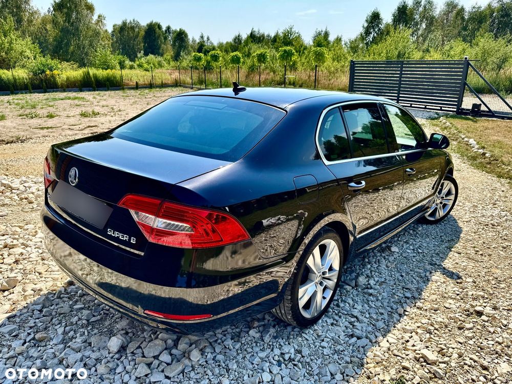 Skoda Superb 2.0 TDI L&K DSG - 25