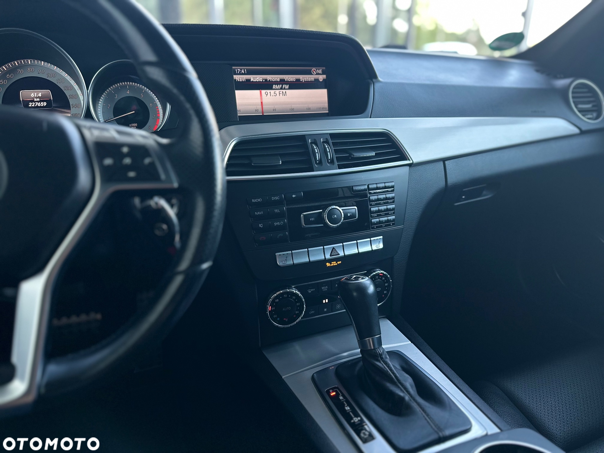 Mercedes-Benz Klasa C 250 CGI Automatik BlueEFFICIENCY - 34