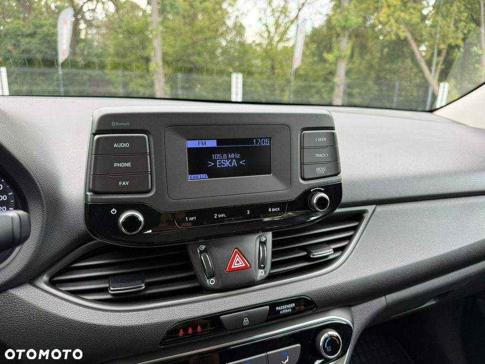 Hyundai i30 1.5 DPI Classic + - 20