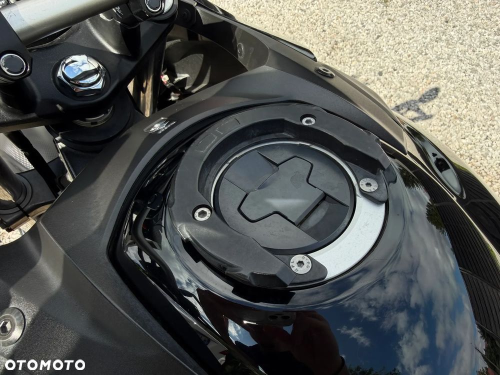 Suzuki V-STROM - 15
