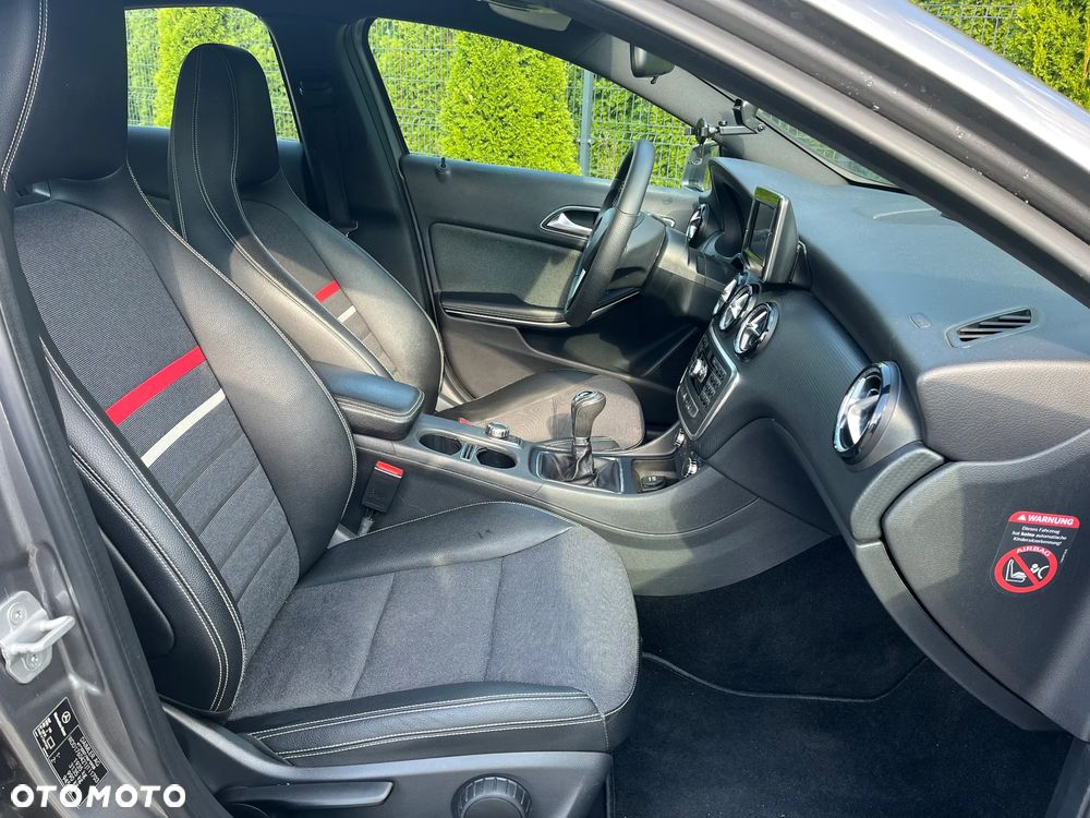Mercedes-Benz Klasa A 180 Activity Edition - 14