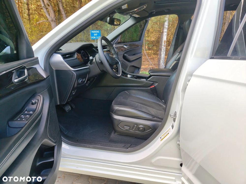 Jeep Grand Cherokee - 12