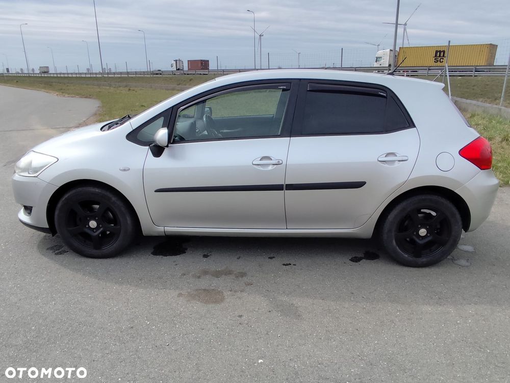 Toyota Auris 1.6 VVT-i Sol - 2