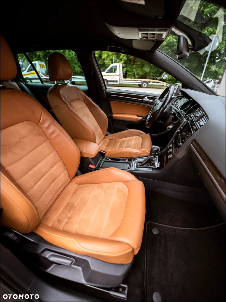 Volkswagen Golf - 35