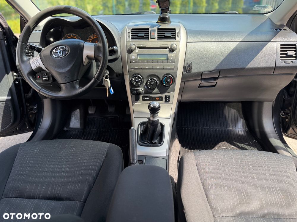 Toyota Corolla 1.6 Luna - 9
