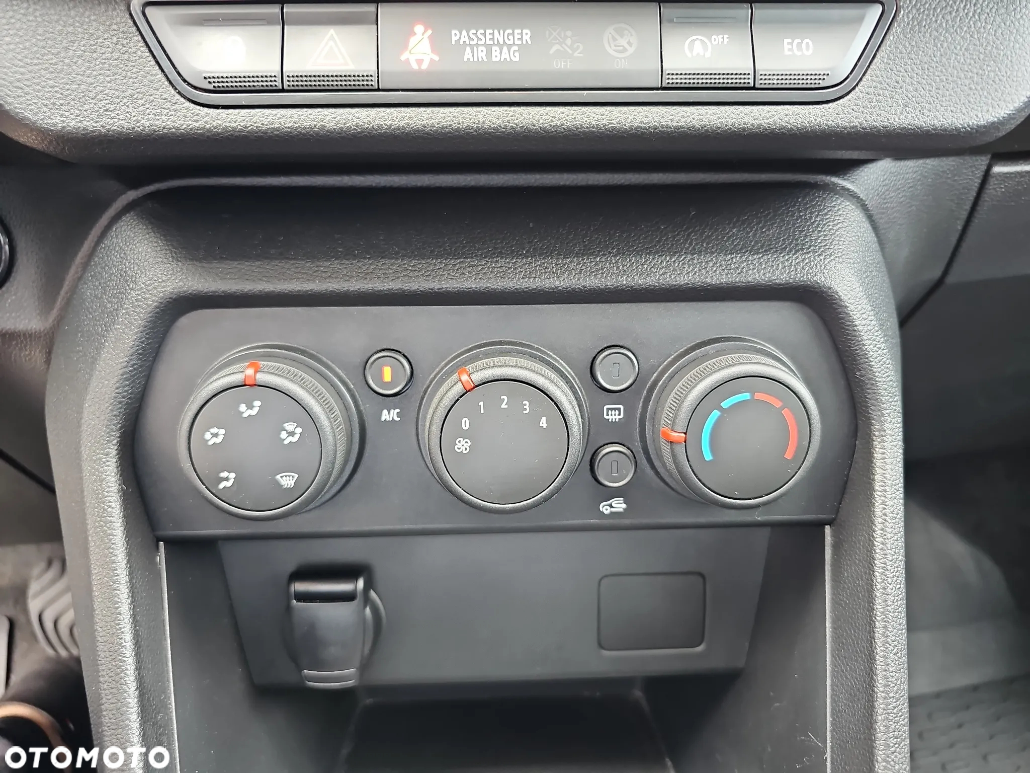 Dacia Jogger 1.0 TCe Comfort 7os - 17